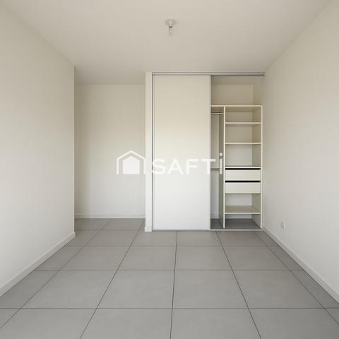 Élégance et confort à Palaja : superbe maison contemporaine 4 faces avec piscine, jardin et garage privé.