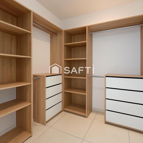 Élégance et confort à Palaja : superbe maison contemporaine 4 faces avec piscine, jardin et garage privé.