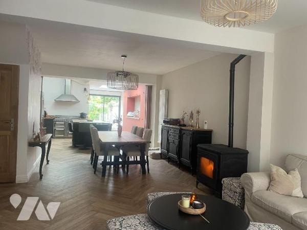 EN EXCLUSIVITE - A VENDRE A BAILLEUL, dans la Nord (59) : MAISON DE VILLE AVEC TERRASSE, DEPEND...