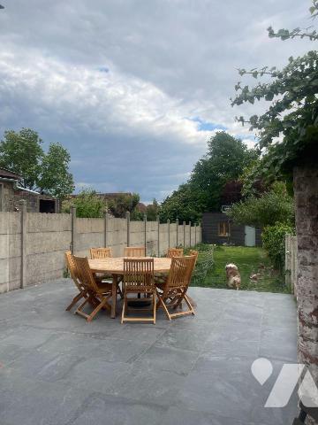 EN EXCLUSIVITE - A VENDRE A BAILLEUL, dans la Nord (59) : MAISON DE VILLE AVEC TERRASSE, DEPEND...