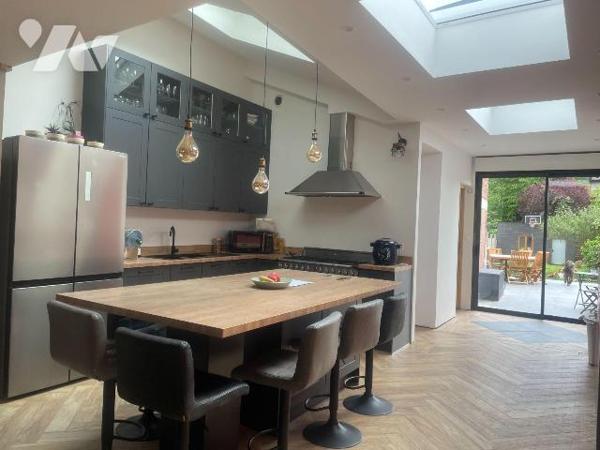 EN EXCLUSIVITE - A VENDRE A BAILLEUL, dans la Nord (59) : MAISON DE VILLE AVEC TERRASSE, DEPEND...