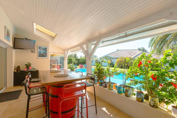 VILLA DE PLAIN-PIED AVEC PISCINE ET JACUZZI À SOORTS-HOSSEGOR
