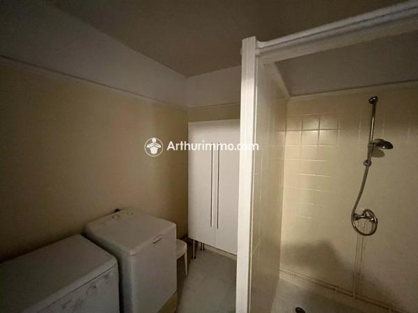 Vente                                                      Maison
                        
                     7 pièces                      180 m2                     à Saint-Jean-d'Angély