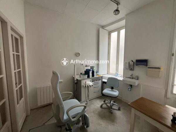 Vente                                                      Maison
                        
                     7 pièces                      180 m2                     à Saint-Jean-d'Angély
