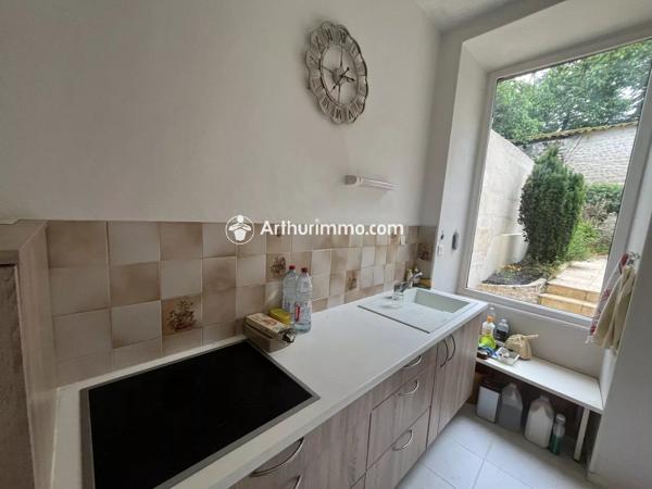 Vente                                                      Maison
                        
                     7 pièces                      180 m2                     à Saint-Jean-d'Angély