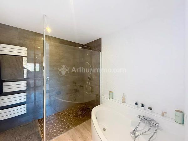 Vente Villa 7 pièces 232 m2 à Cournon-d'Auvergne