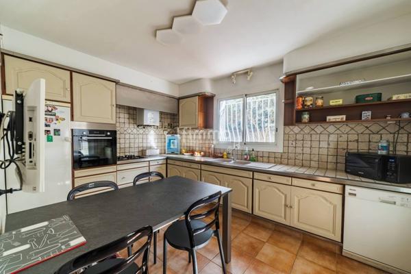 Maison 5 pièces avec jardin et piscine - St Tronc
