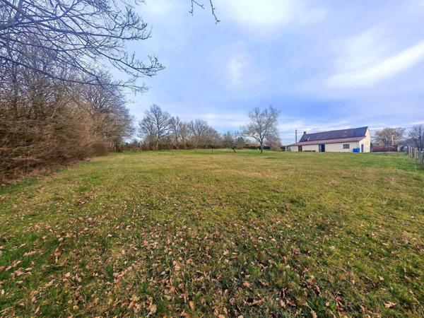 Maison de campagne plain pied avec Terrain de plus de 3600 m² de terrain