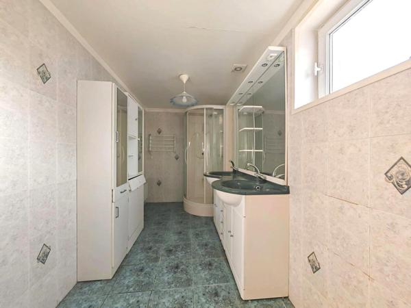 Maison de campagne plain pied avec Terrain de plus de 3600 m² de terrain