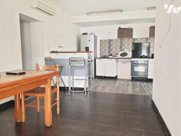 MAS COMPOSE D UNE MAISON PRINCIPALE AVEC PISCINE ET JACUZZI  AINSI QUE DE TROIS APPARTEMENTS