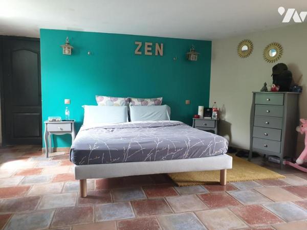 MAS COMPOSE D UNE MAISON PRINCIPALE AVEC PISCINE ET JACUZZI  AINSI QUE DE TROIS APPARTEMENTS