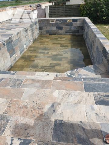 MAS COMPOSE D UNE MAISON PRINCIPALE AVEC PISCINE ET JACUZZI  AINSI QUE DE TROIS APPARTEMENTS