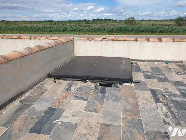 MAS COMPOSE D UNE MAISON PRINCIPALE AVEC PISCINE ET JACUZZI  AINSI QUE DE TROIS APPARTEMENTS