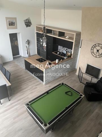 Maison à LE CHAMBON-FEUGEROLLES, 42500 - 5 pièces 200m²