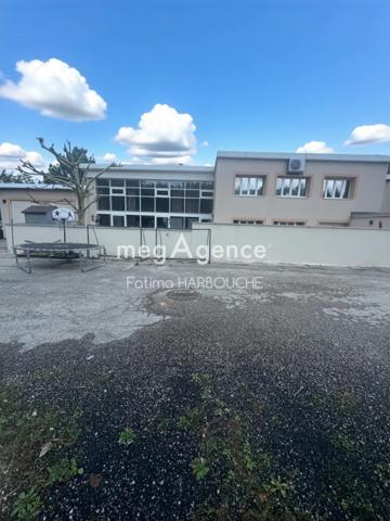 Maison à LE CHAMBON-FEUGEROLLES, 42500 - 5 pièces 200m²