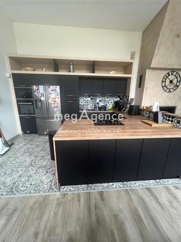 Maison à LE CHAMBON-FEUGEROLLES, 42500 - 5 pièces 200m²