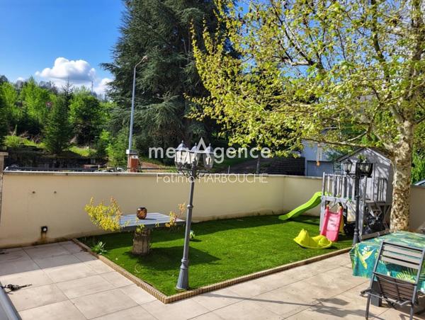 Maison à LE CHAMBON-FEUGEROLLES, 42500 - 5 pièces 200m²