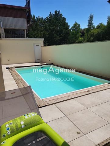 Maison à LE CHAMBON-FEUGEROLLES, 42500 - 5 pièces 200m²