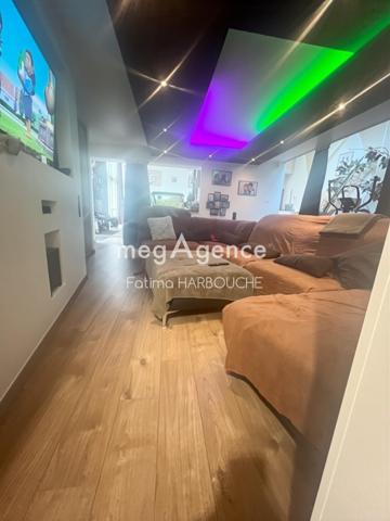 Maison à LE CHAMBON-FEUGEROLLES, 42500 - 5 pièces 200m²