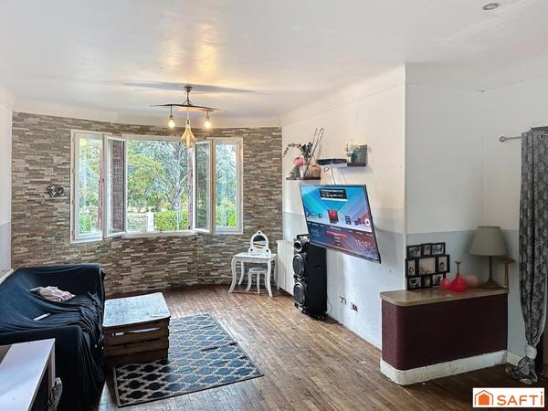 Maison  sur 1300 m² à venir découvrir