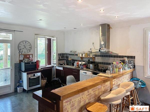 Maison  sur 1300 m² à venir découvrir