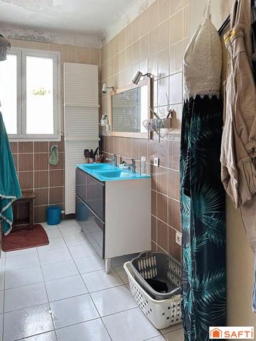 Maison  sur 1300 m² à venir découvrir