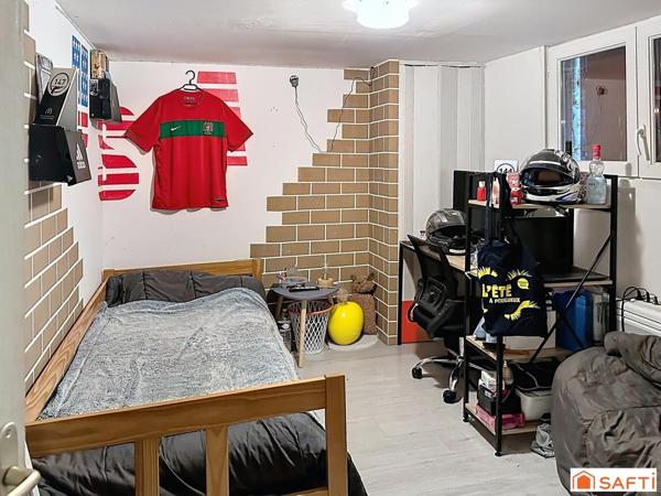 Maison  sur 1300 m² à venir découvrir