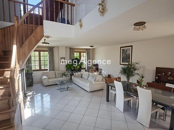 Maison à JOUE-LES-TOURS, 37300 - 6 pièces 122m²