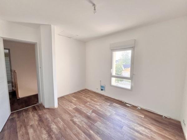 Maison à louer 1 150 € CC Landerneau 6 p 113 m² DPE C