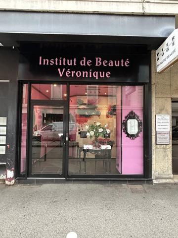 Vente                                                      Local commercial
                        
                                         29 m2                     à Chambéry