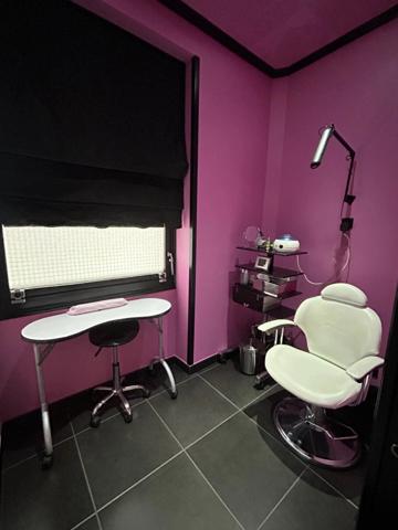 Vente                                                      Local commercial
                        
                                         29 m2                     à Chambéry
