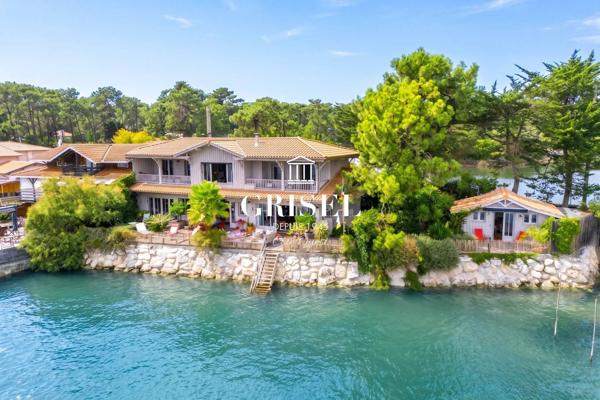 À Vendre  Maison d'Exception avec Vue Panoramique sur le Bassin d'Arcachon