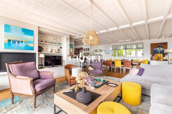 À Vendre  Maison d'Exception avec Vue Panoramique sur le Bassin d'Arcachon