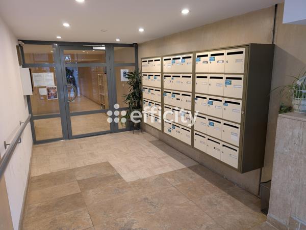Appartement
         1 pièce
        - 26 m² 255 000 €*