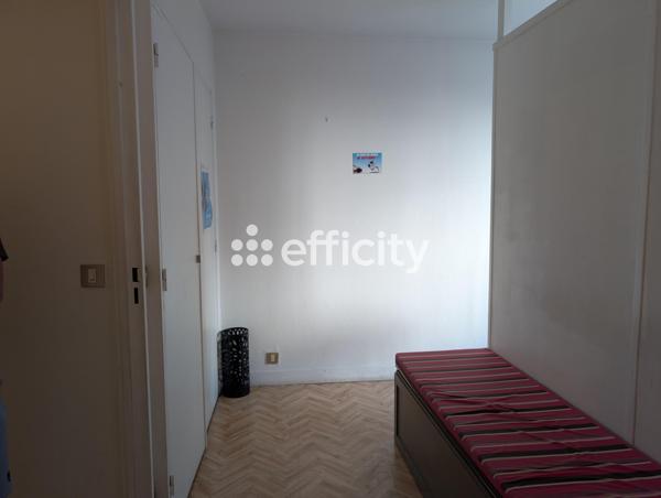 Appartement
         1 pièce
        - 26 m² 255 000 €*