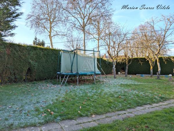 EXCUSIVITE Maison FAMILIALE, rénovée en partie, 6 P sur plus de 1000 m² de terrain.