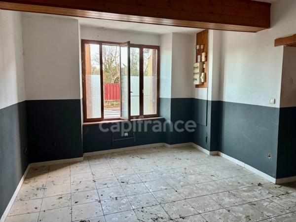 Ancien immeuble à rénover de 410 m² avec jardin et parking privatif – Larrazet (82)