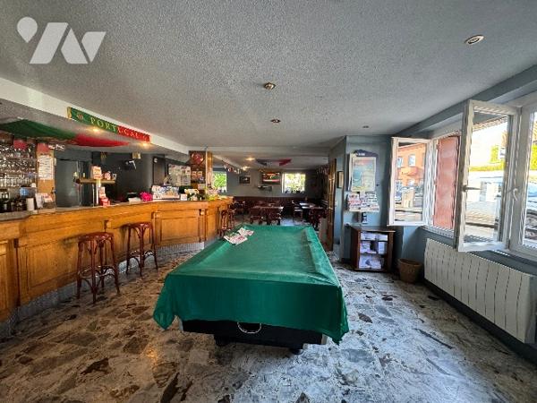 LOCAL COMMERCIAL : FONDS DE COMMERCE ET MURS 159 m2