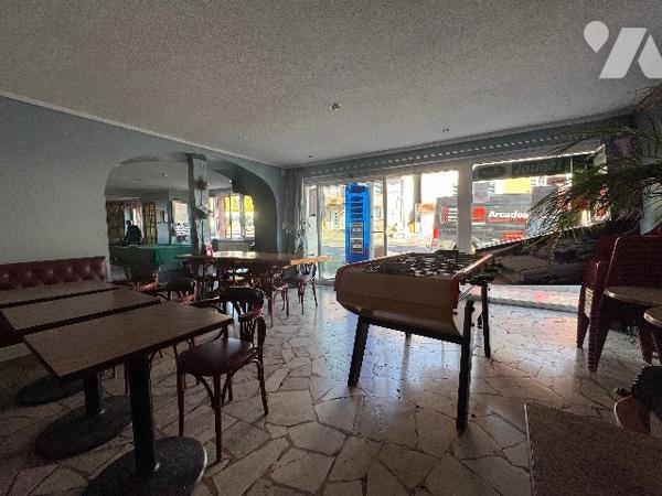 LOCAL COMMERCIAL : FONDS DE COMMERCE ET MURS 159 m2