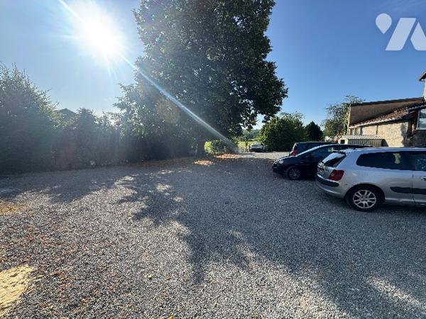 LOCAL COMMERCIAL : FONDS DE COMMERCE ET MURS 159 m2