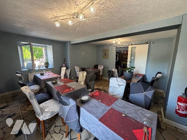 LOCAL COMMERCIAL : FONDS DE COMMERCE ET MURS 159 m2