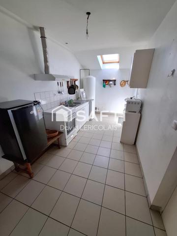TRES  BELLE MAISON AU CALME AVEC ETAGE A CREER