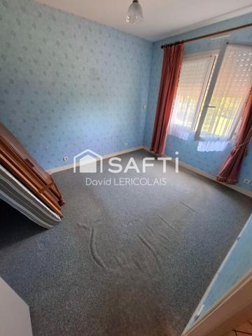 TRES  BELLE MAISON AU CALME AVEC ETAGE A CREER