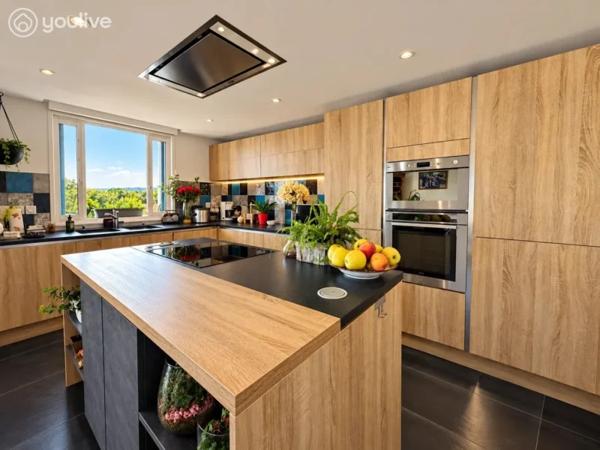 DERNIER ÉTAGE – T3 85 M² – TERRASSE – VUE MER & MONTAGNE
