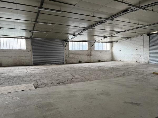 Location Local commercial 4 pièces 651 m2 à Saint-Quentin