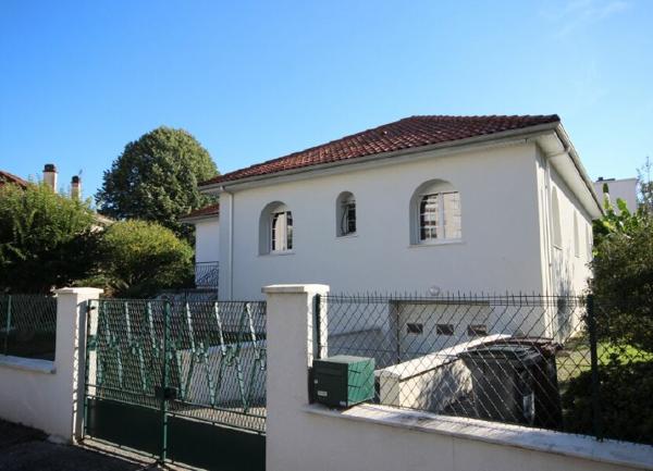 Maison à vendre    5 pièces •  Pau