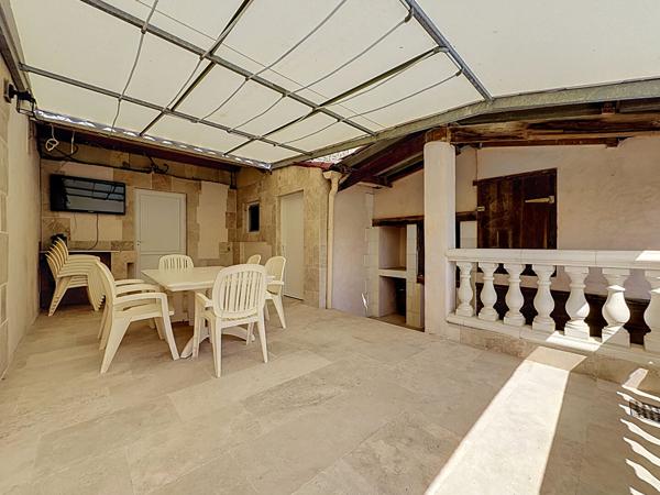 Maison de ville, 2 chambres à Nérac avec piscine et garage