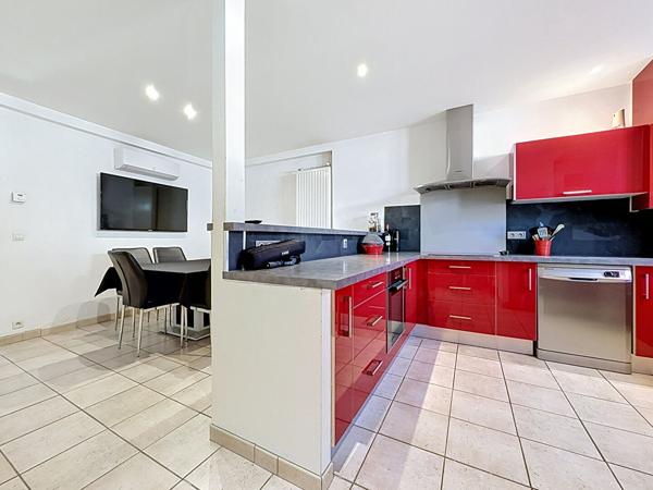 Maison de ville, 2 chambres à Nérac avec piscine et garage