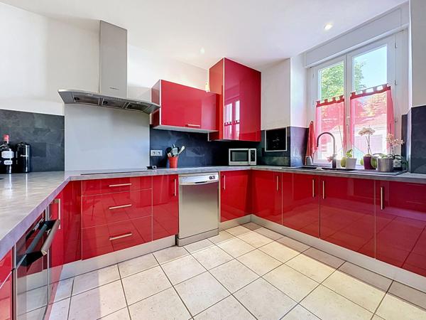 Maison de ville, 2 chambres à Nérac avec piscine et garage