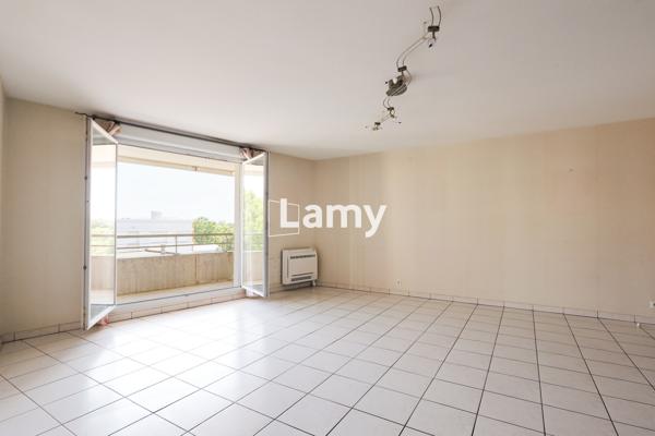 Appartement + parking + annexe + parking